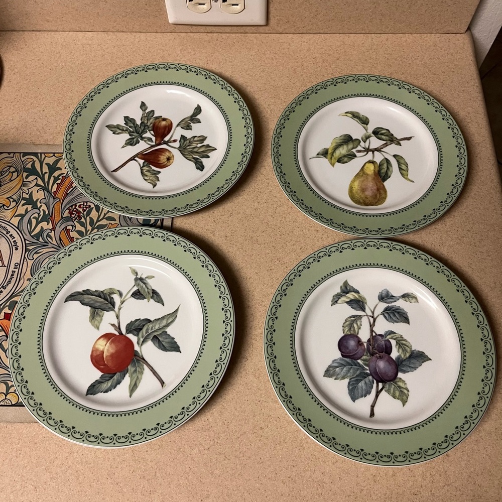 Vintage 90’s Andrea by Sadek Winterthur Adaptation Fruit Dishes / Plate x 4